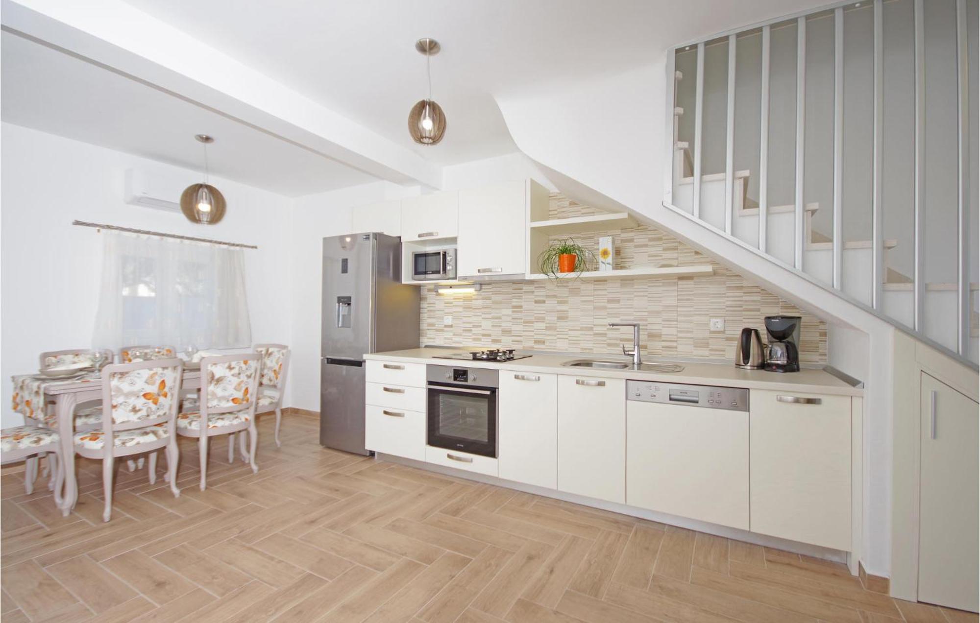 Awesome Home In Drvenik With Wifi Екстер'єр фото