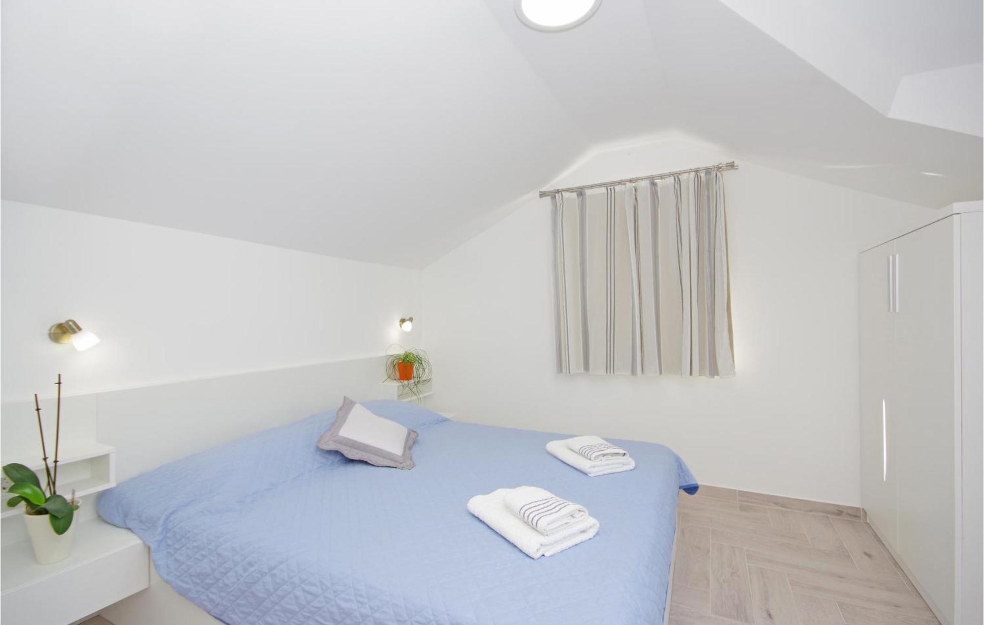 Awesome Home In Drvenik With Wifi Екстер'єр фото
