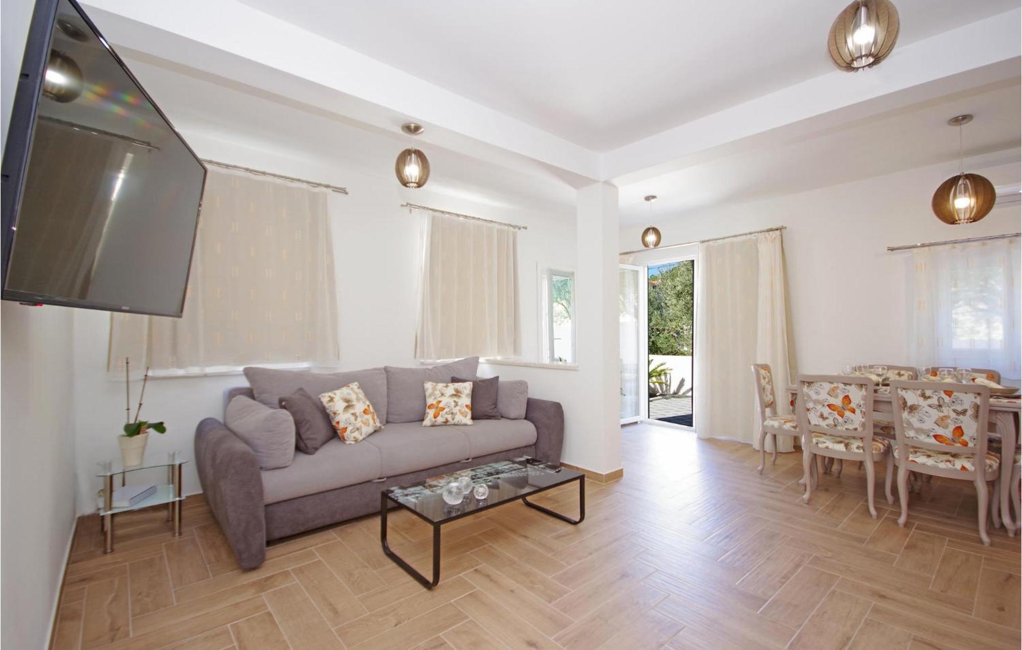 Awesome Home In Drvenik With Wifi Екстер'єр фото