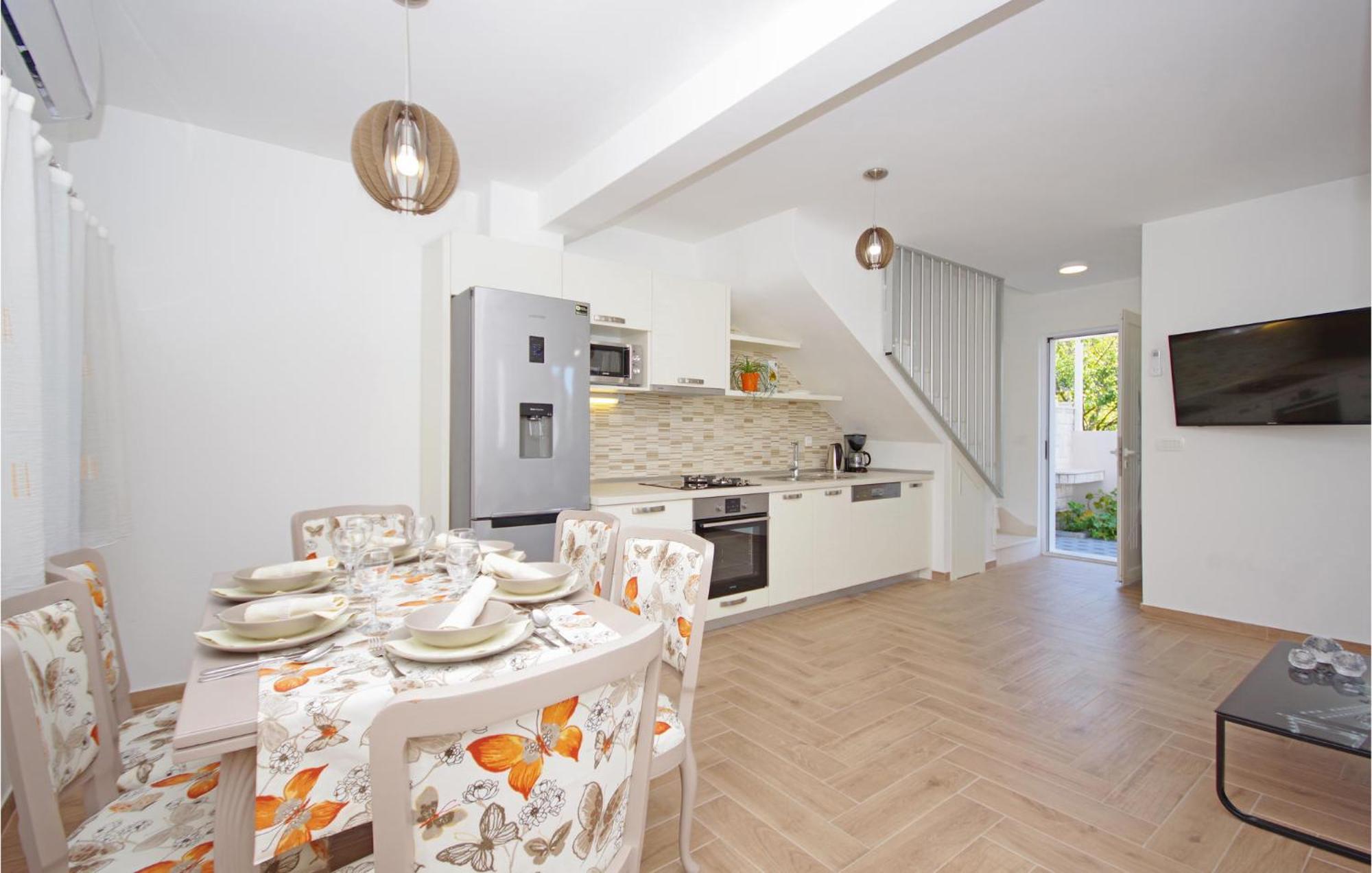 Awesome Home In Drvenik With Wifi Екстер'єр фото