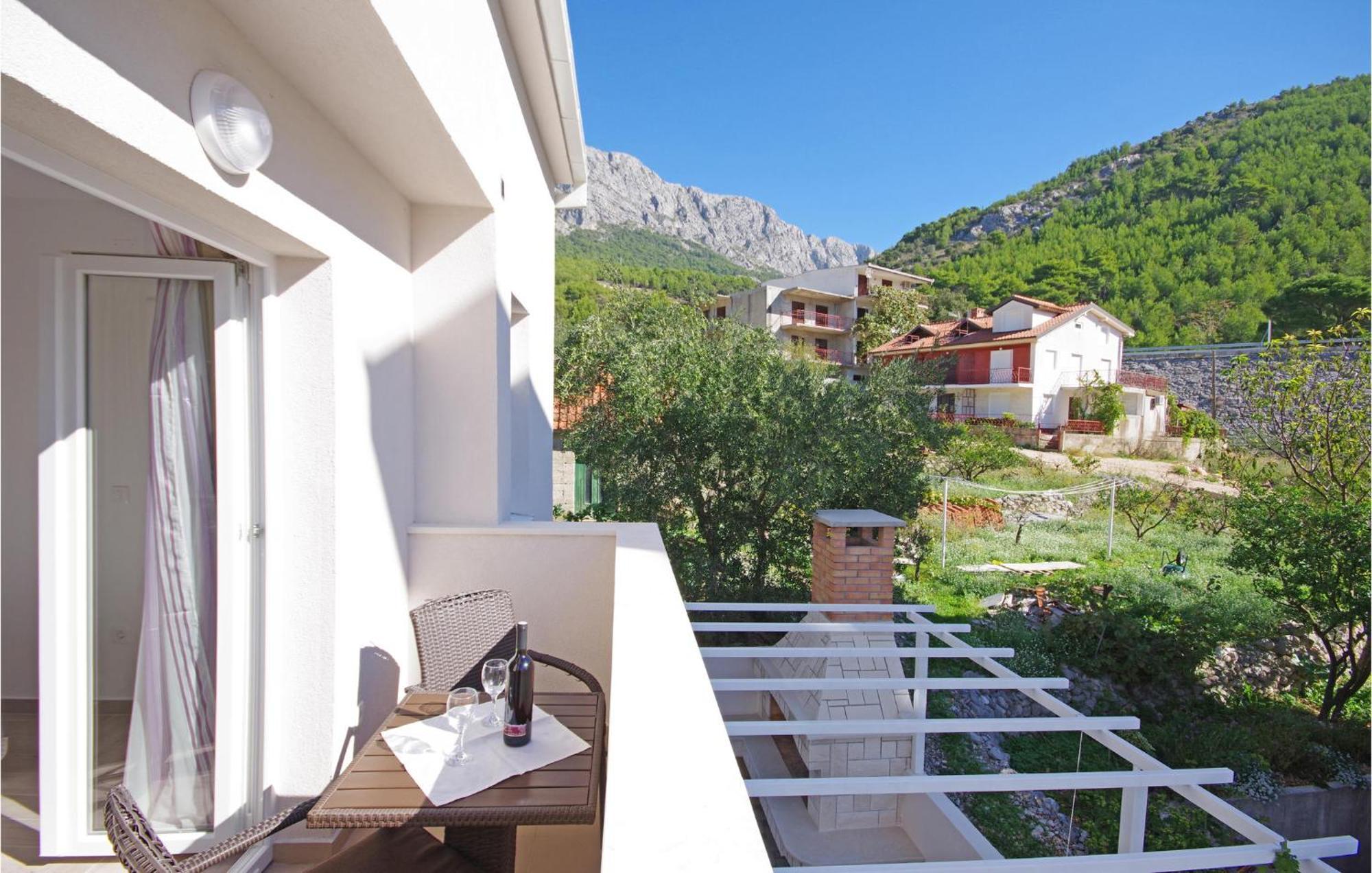 Awesome Home In Drvenik With Wifi Екстер'єр фото