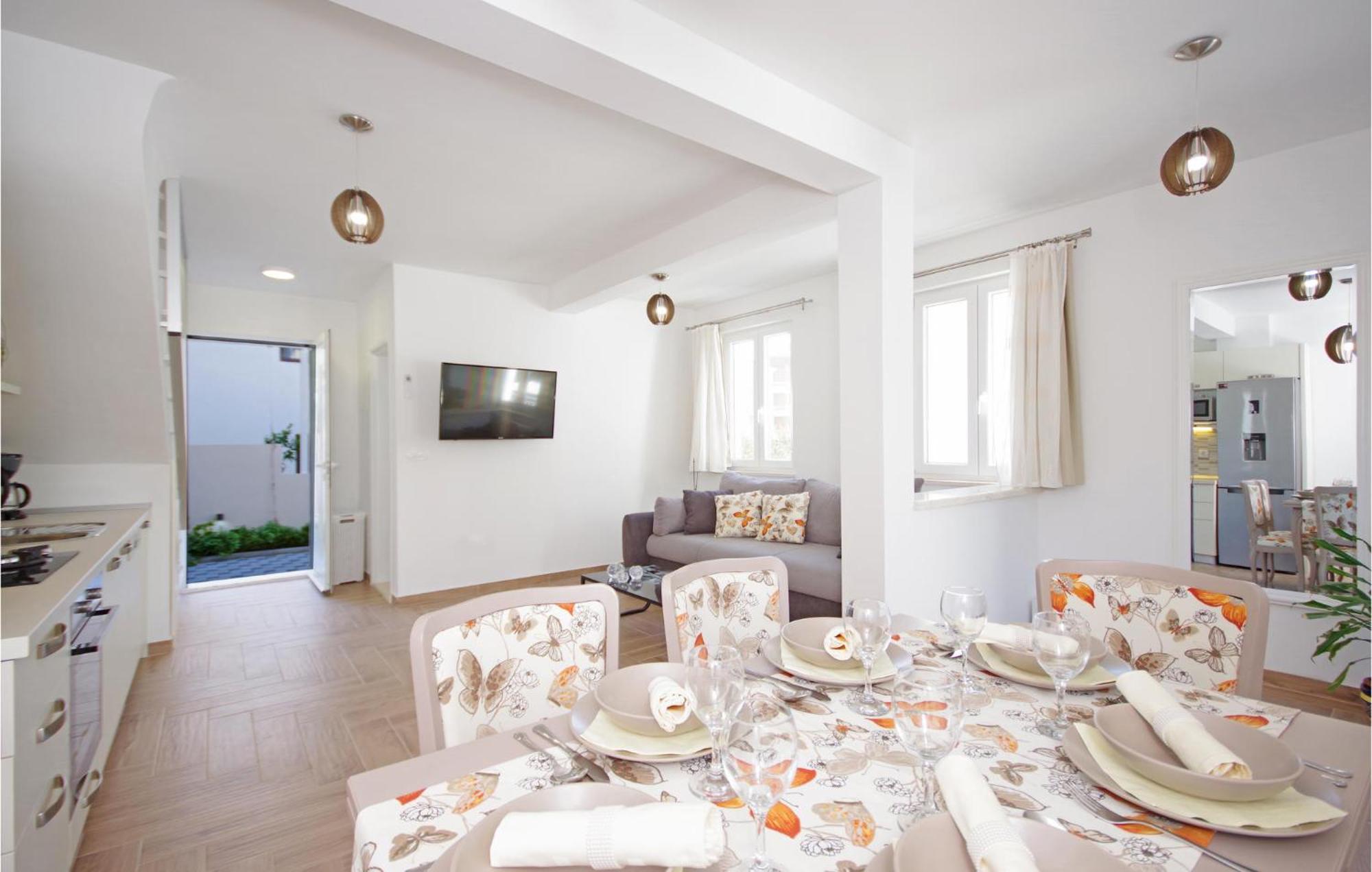 Awesome Home In Drvenik With Wifi Екстер'єр фото